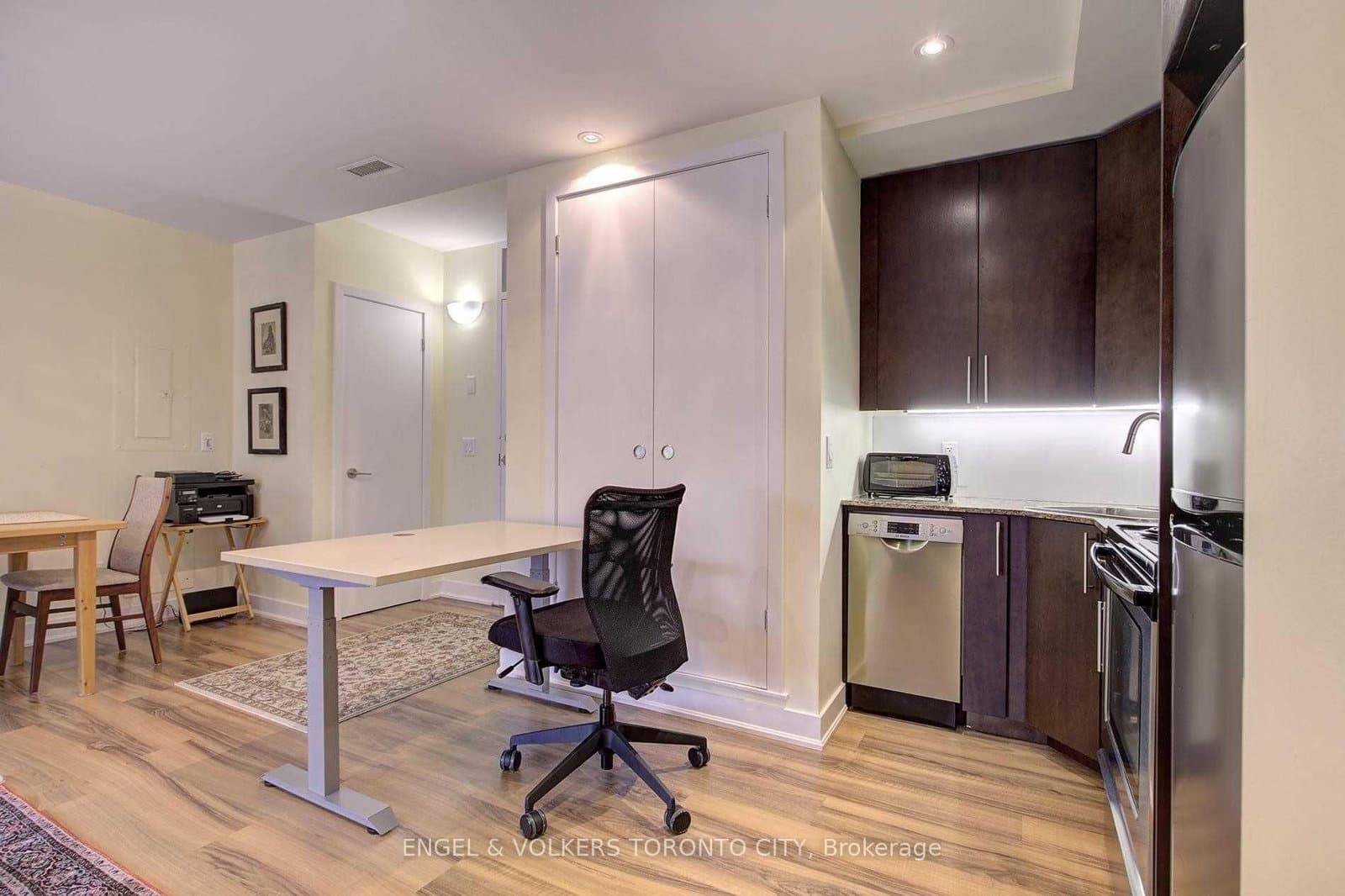 25 Ritchie Avenue, Unit 202 thumbnail 14
