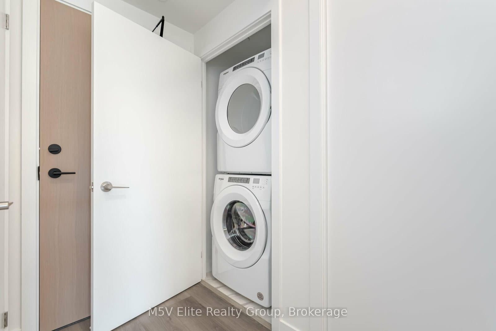 1440 Clarriage Court, Unit 213 thumbnail 24