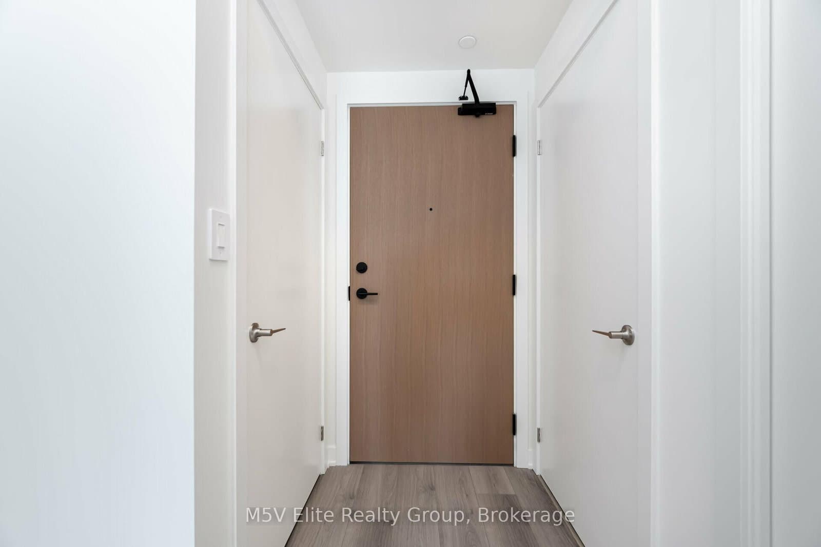 1440 Clarriage Court, Unit 213 thumbnail 5