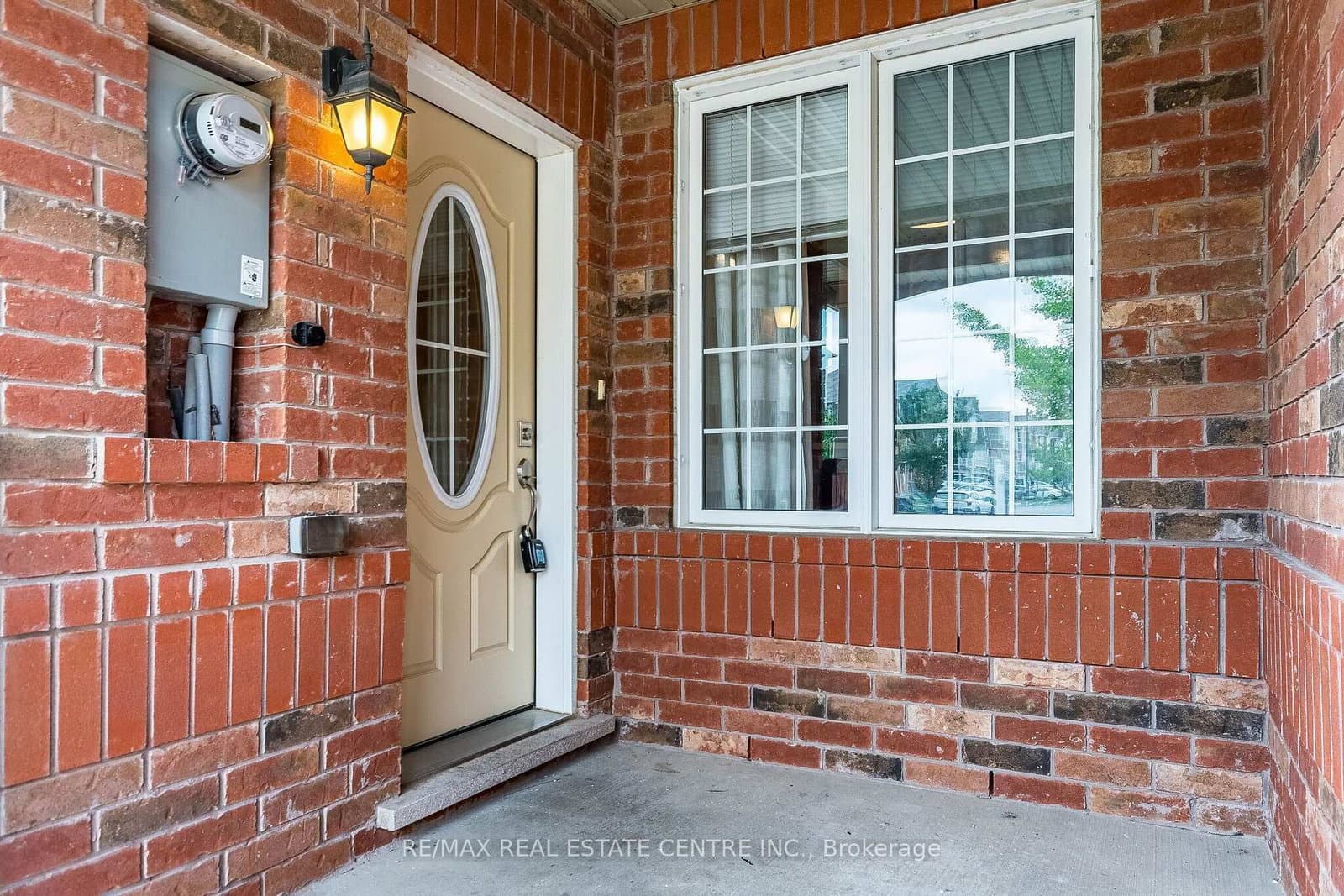 1020 Stemman Place thumbnail 4