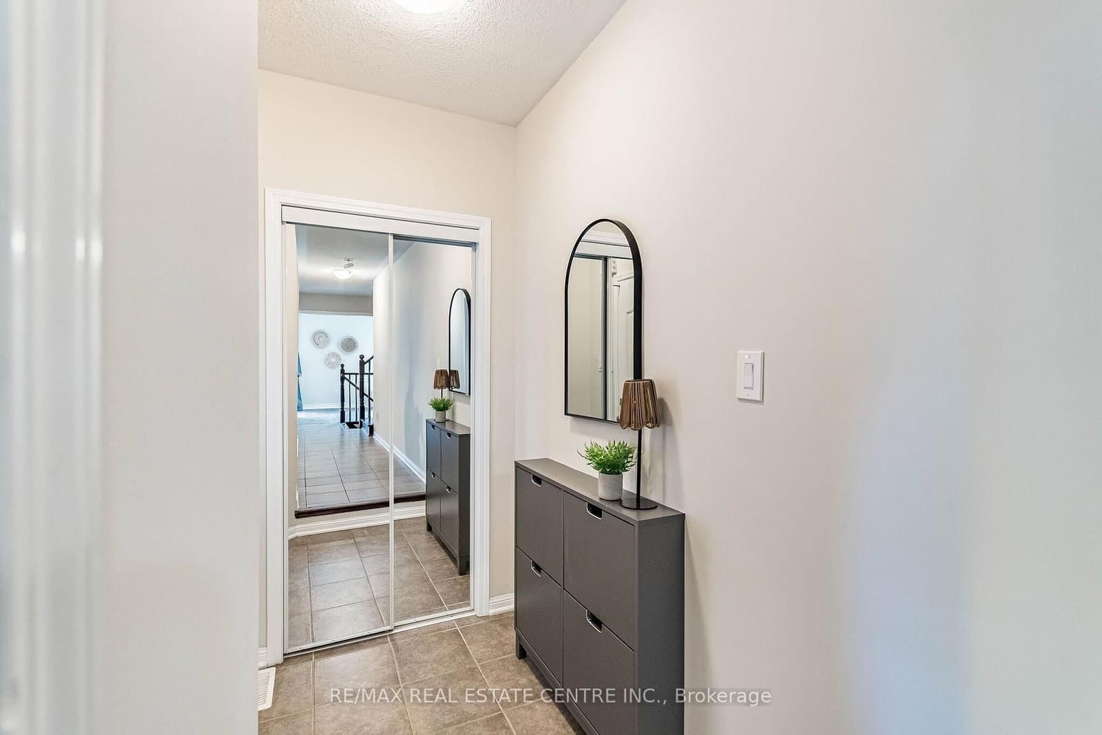 1020 Stemman Place thumbnail 6