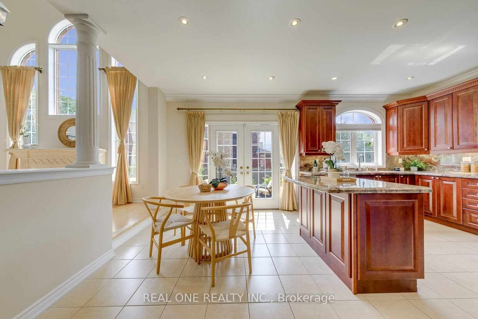 2298 Salcome Drive thumbnail 13