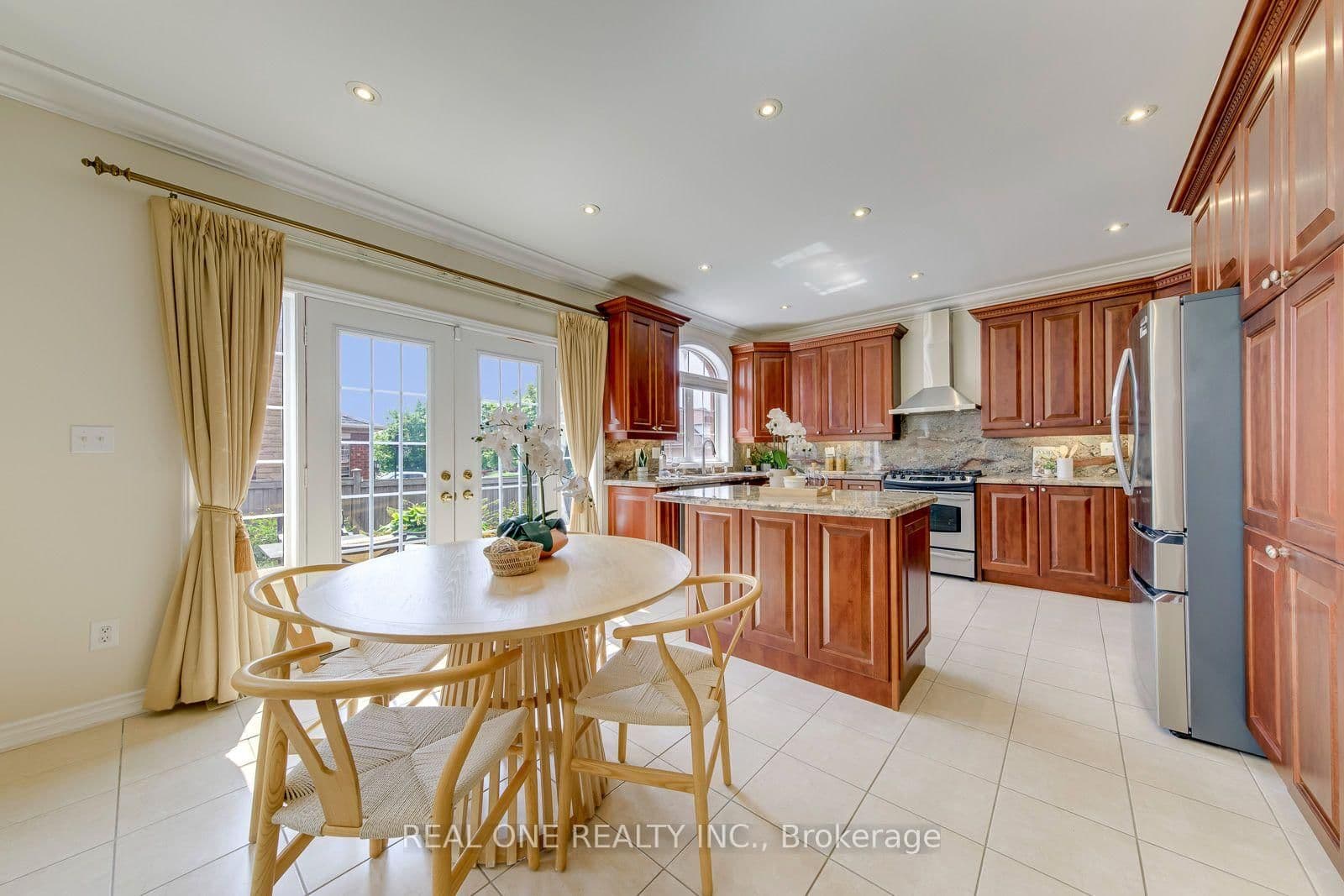 2298 Salcome Drive thumbnail 14