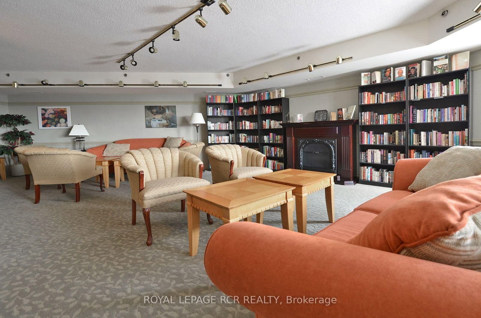10 S Dayspring Circle S, Unit 304 thumbnail 25