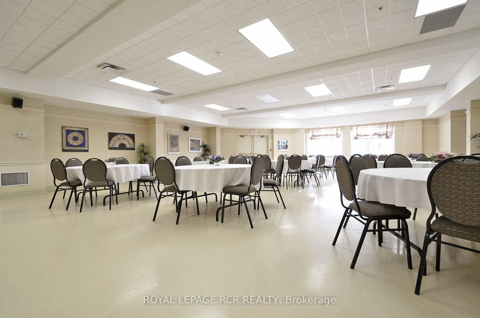 10 S Dayspring Circle S, Unit 304 thumbnail 29