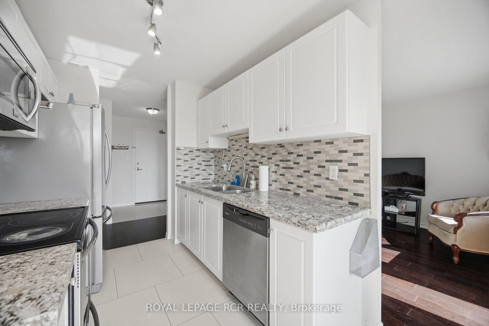 10 S Dayspring Circle S, Unit 304 thumbnail 6