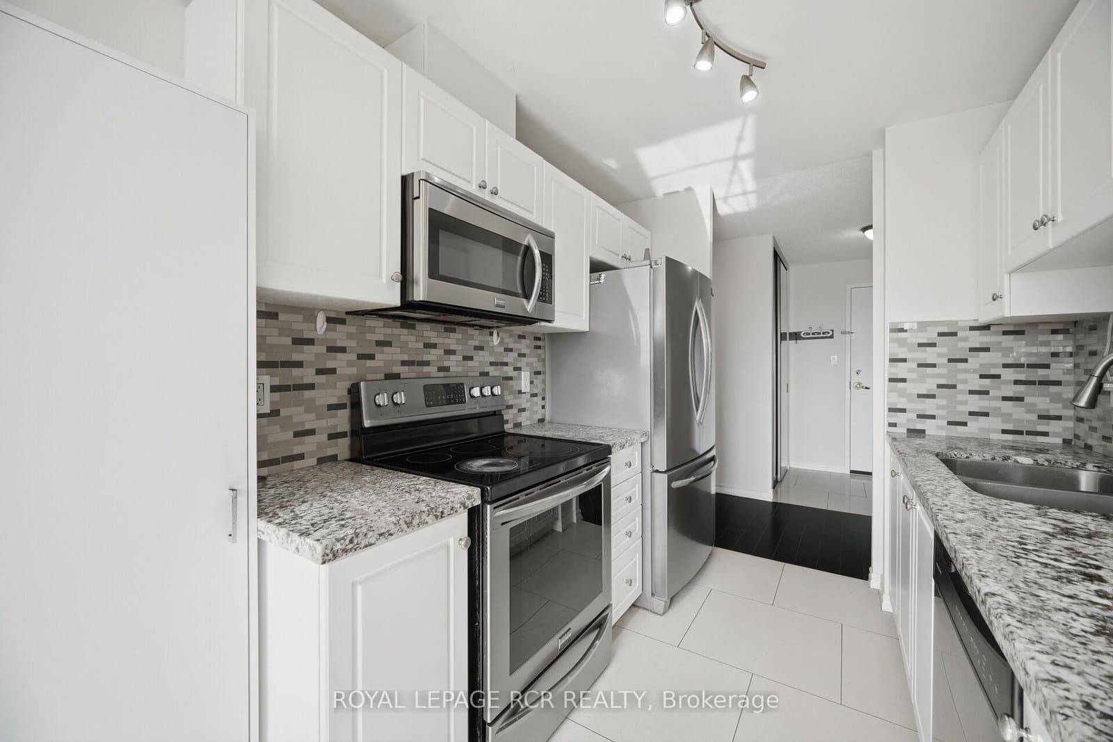 10 S Dayspring Circle S, Unit 304 thumbnail 7