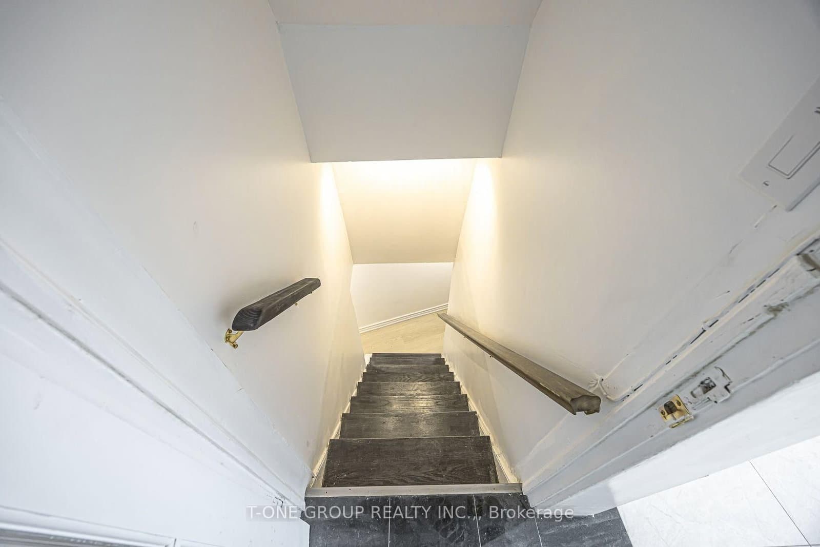 3287 Dundas Street W thumbnail 24
