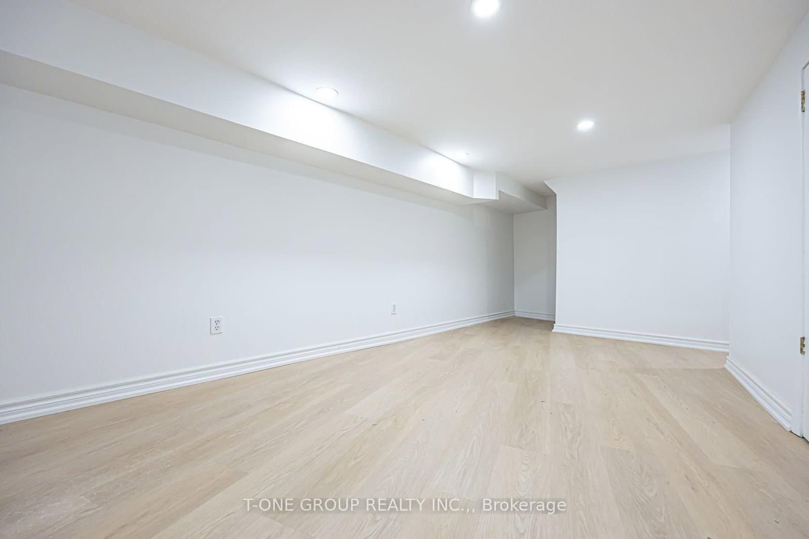 3287 Dundas Street W thumbnail 27