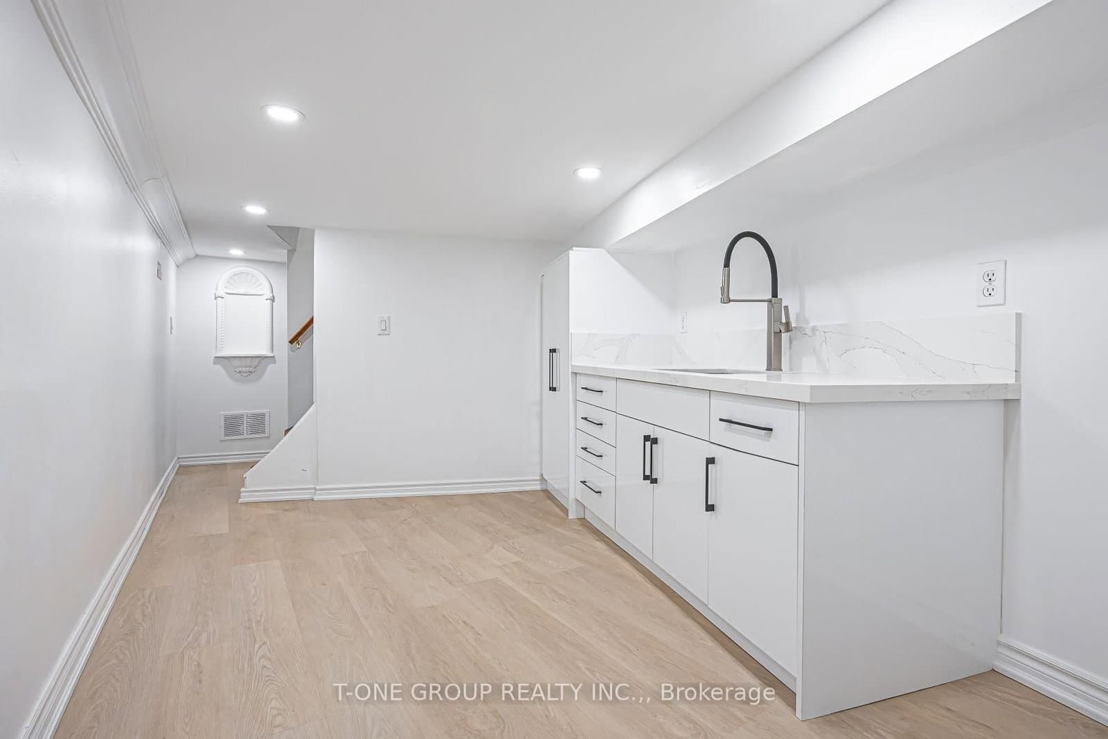3287 Dundas Street W thumbnail 28