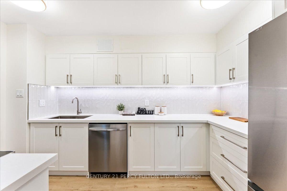 15 London Green Court, Unit 705 thumbnail 15