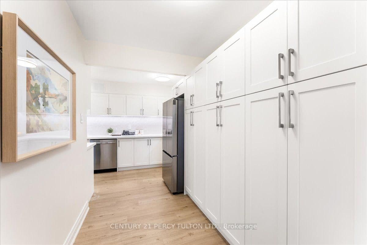 15 London Green Court, Unit 705 thumbnail 19