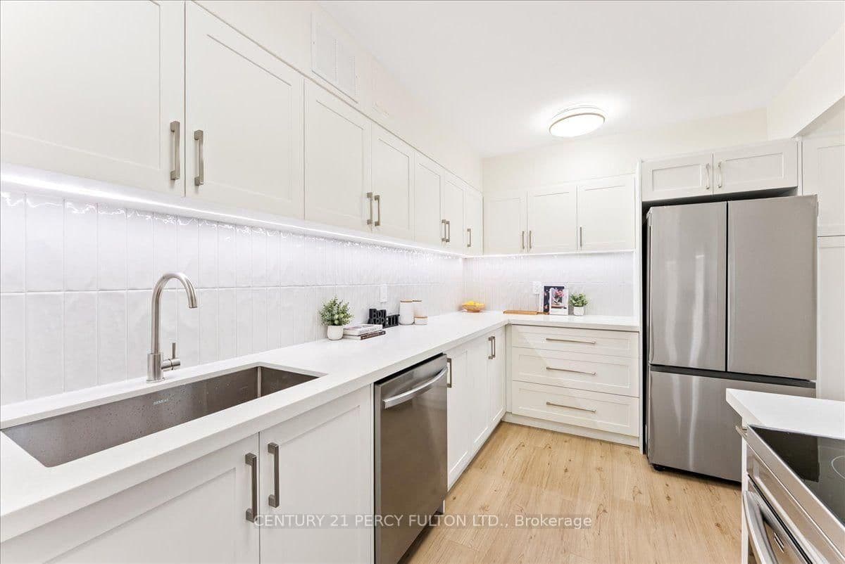 15 London Green Court, Unit 705 thumbnail 20