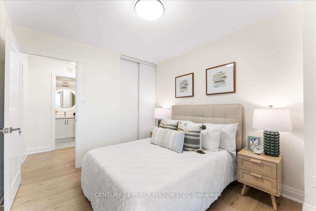 15 London Green Court, Unit 705 thumbnail 25