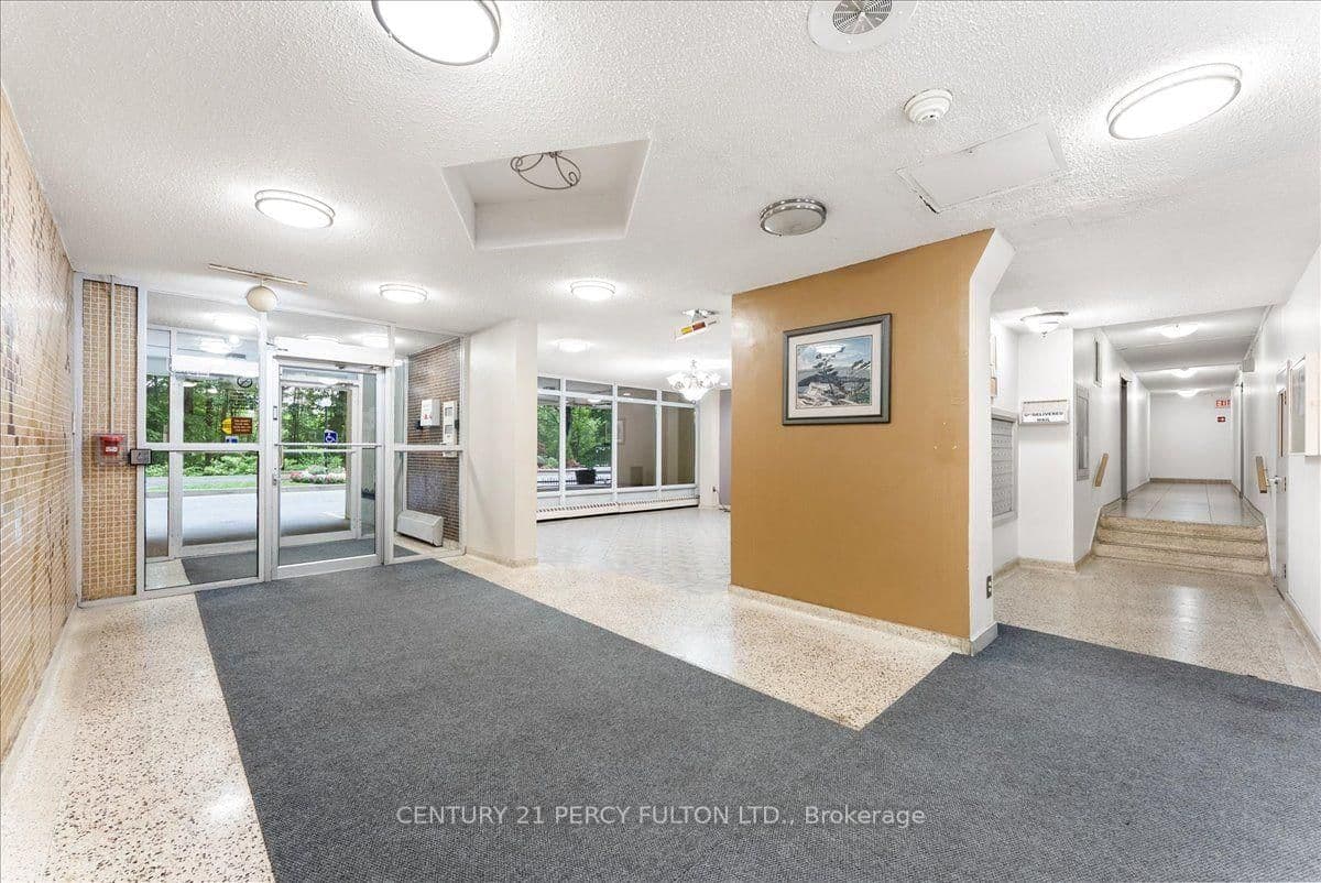 15 London Green Court, Unit 705 thumbnail 3