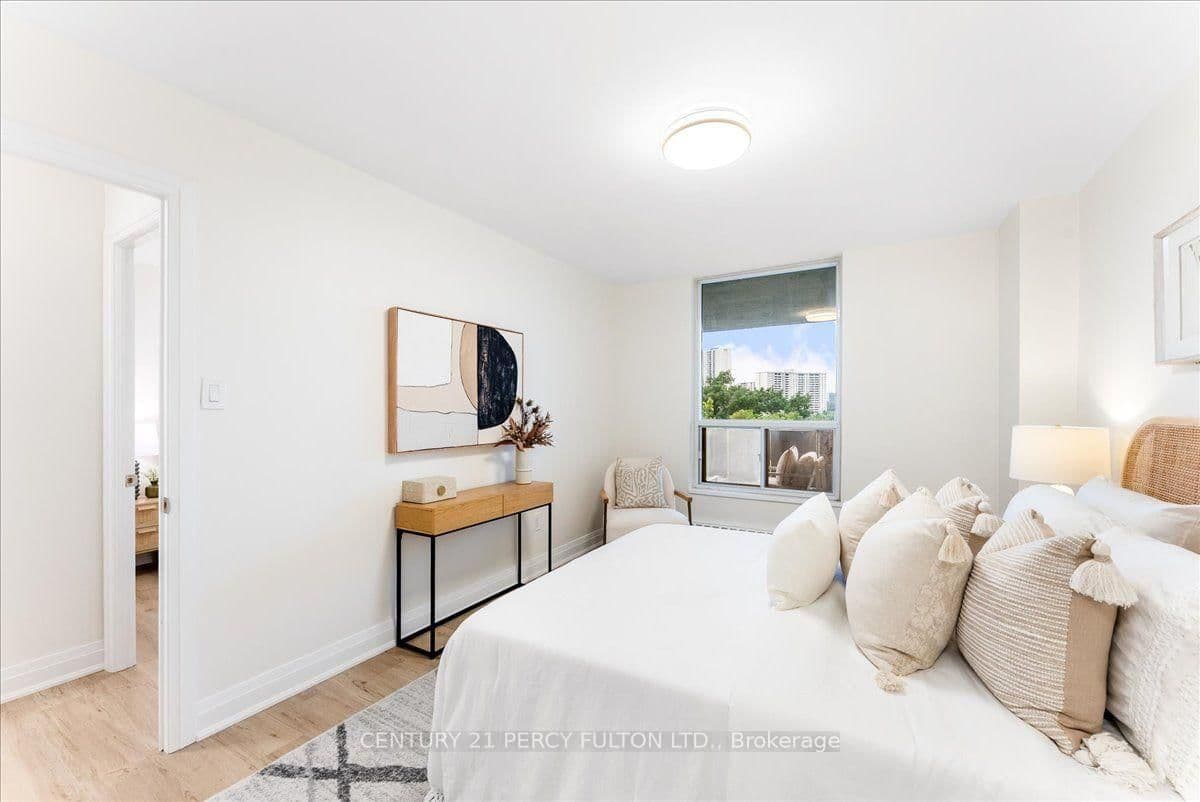 15 London Green Court, Unit 705 thumbnail 30