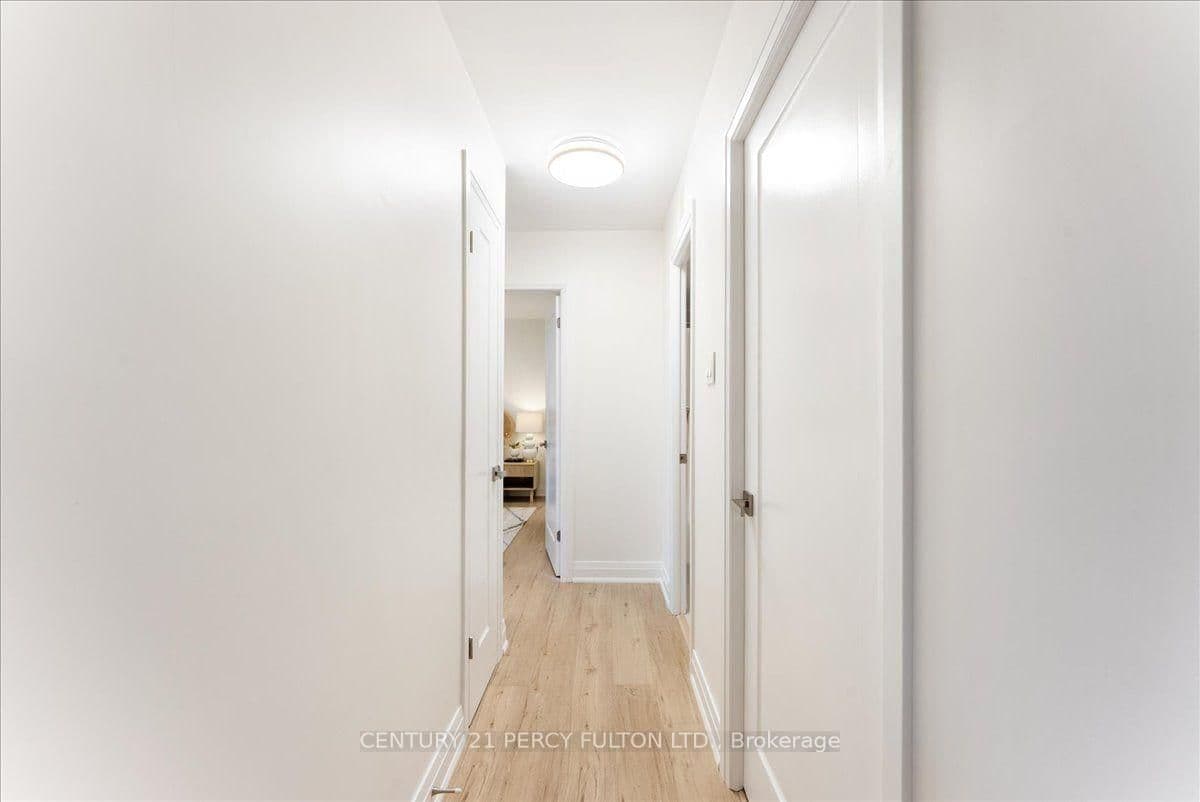 15 London Green Court, Unit 705 thumbnail 32