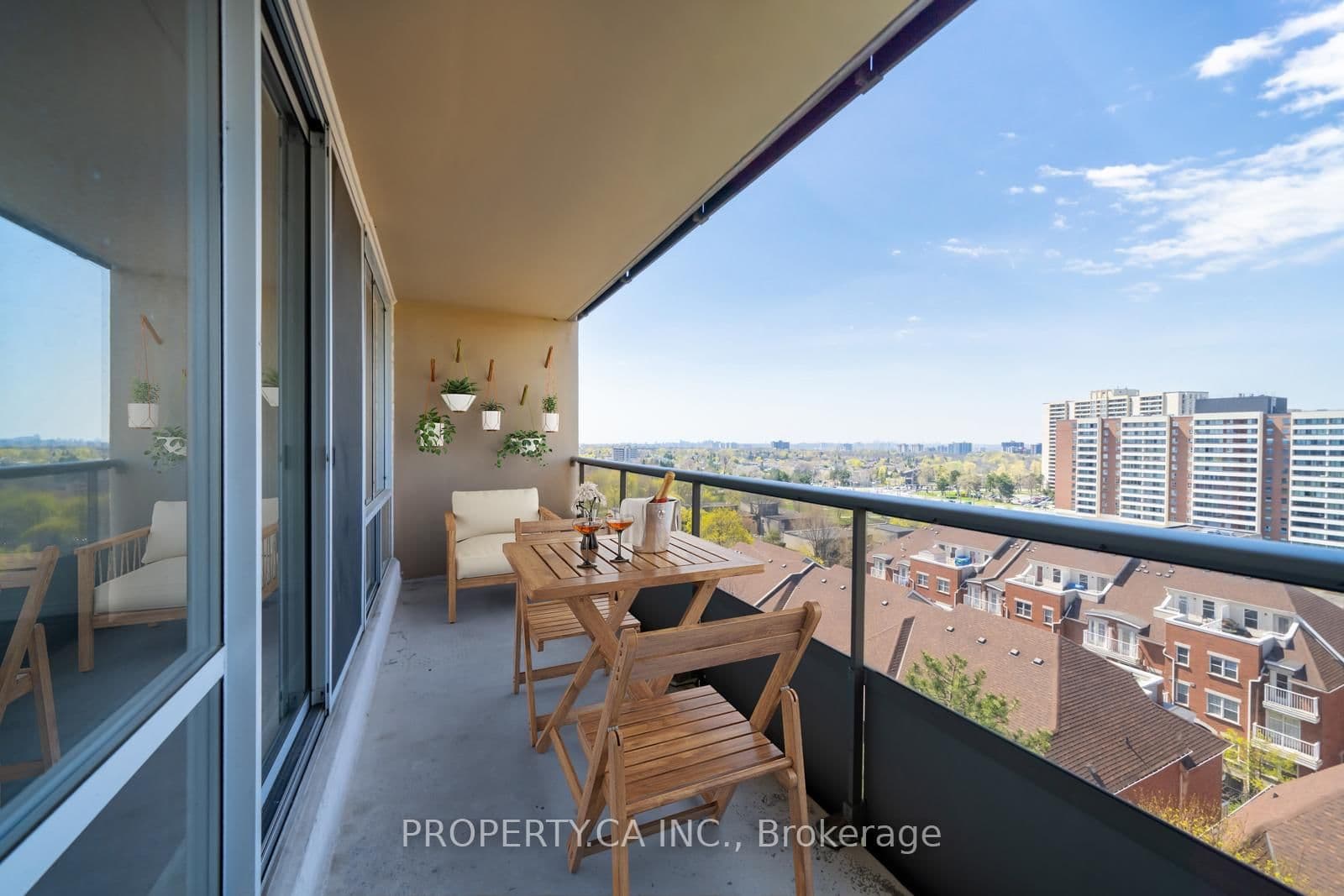 31 Four Winds Drive W, Unit 901 thumbnail 10