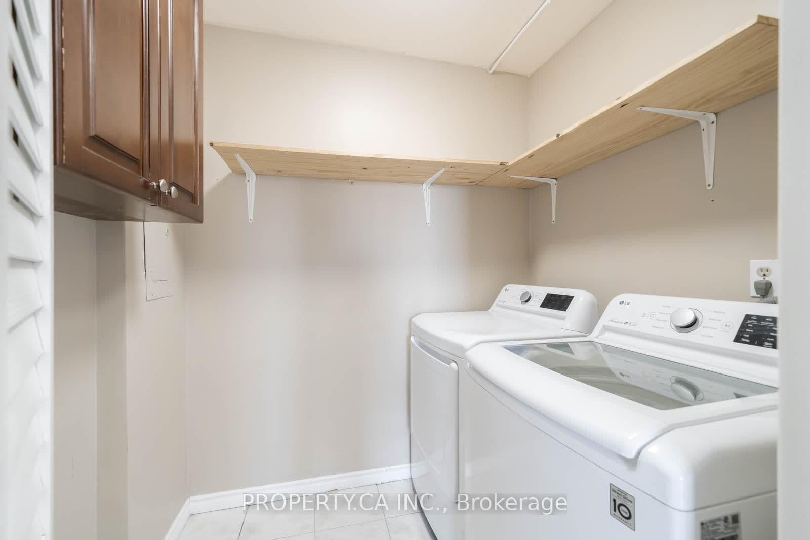 31 Four Winds Drive W, Unit 901 thumbnail 13