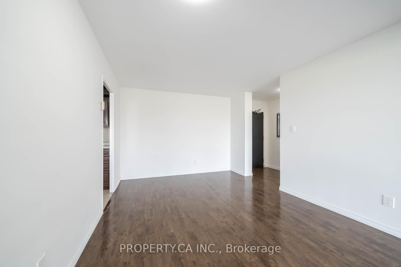 31 Four Winds Drive W, Unit 901 thumbnail 20