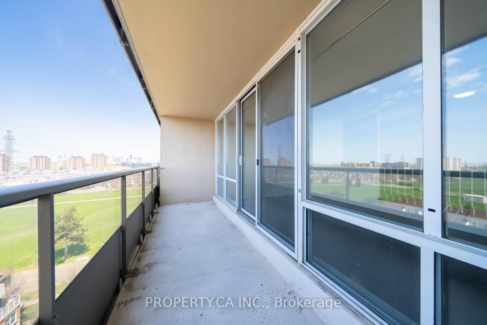31 Four Winds Drive W, Unit 901 thumbnail 29