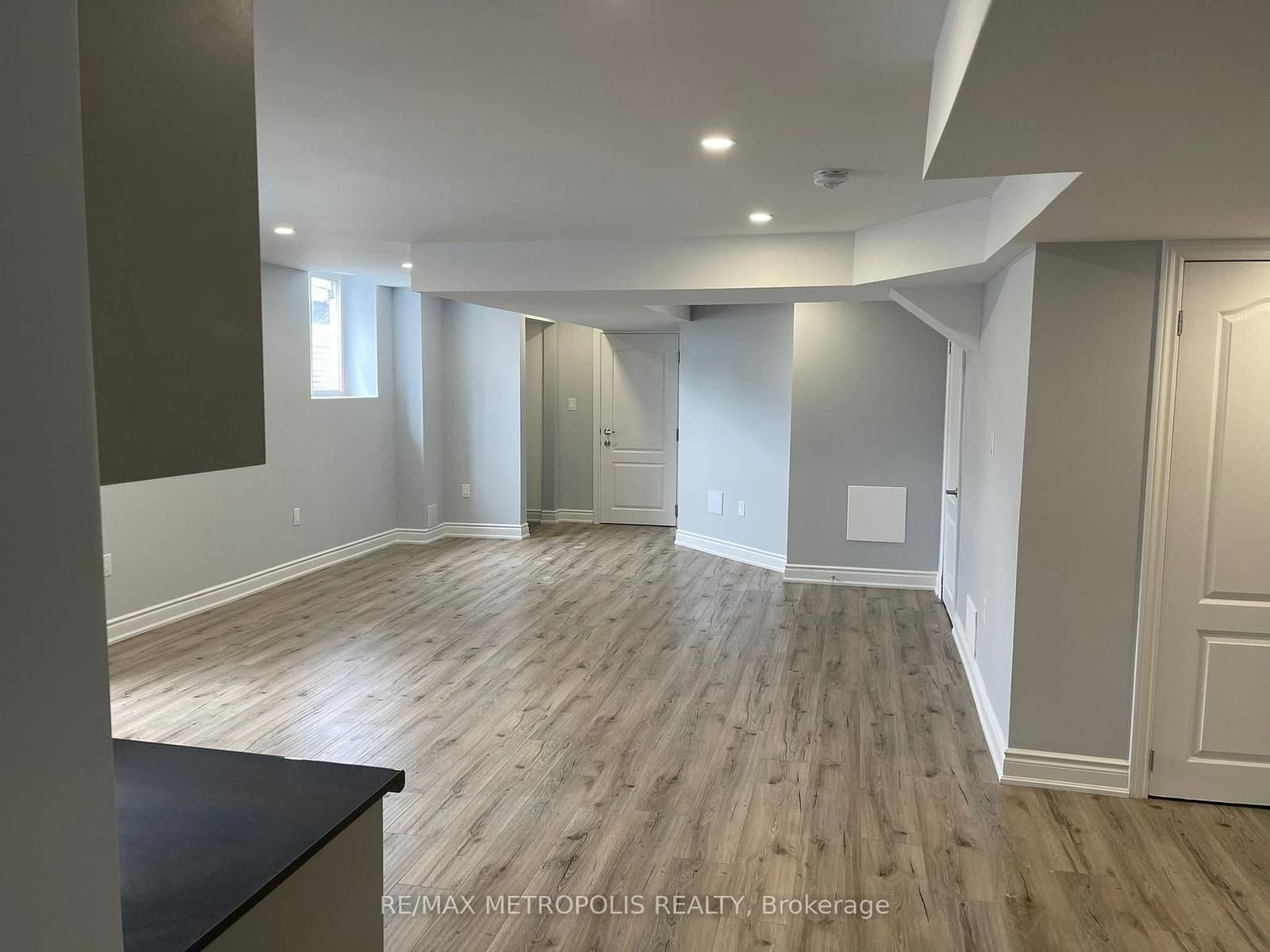 2 Summitgreen Crescent, Unit Bsmt thumbnail 12