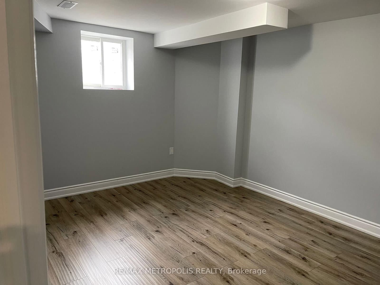 2 Summitgreen Crescent, Unit Bsmt thumbnail 3