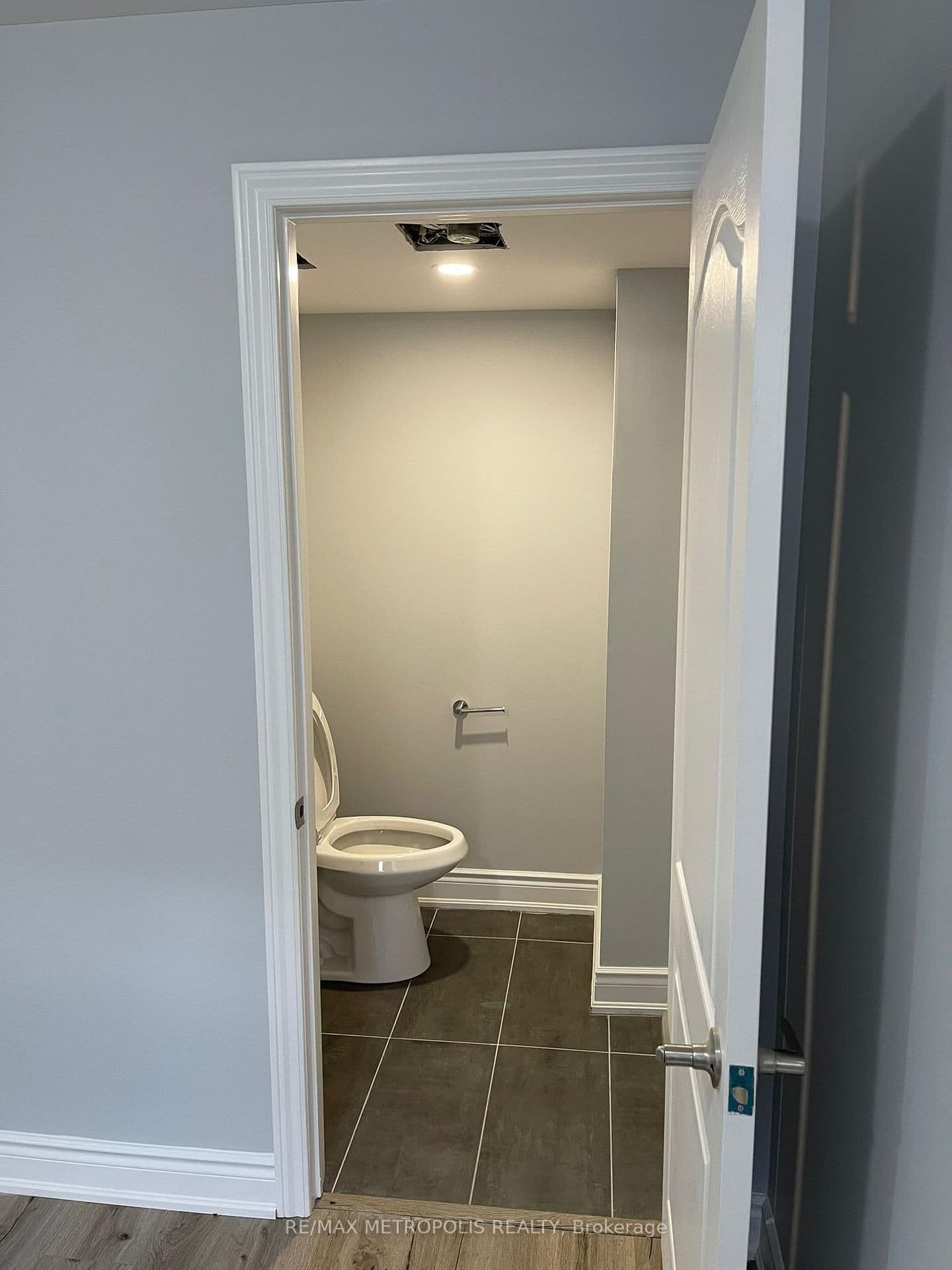 2 Summitgreen Crescent, Unit Bsmt thumbnail 4