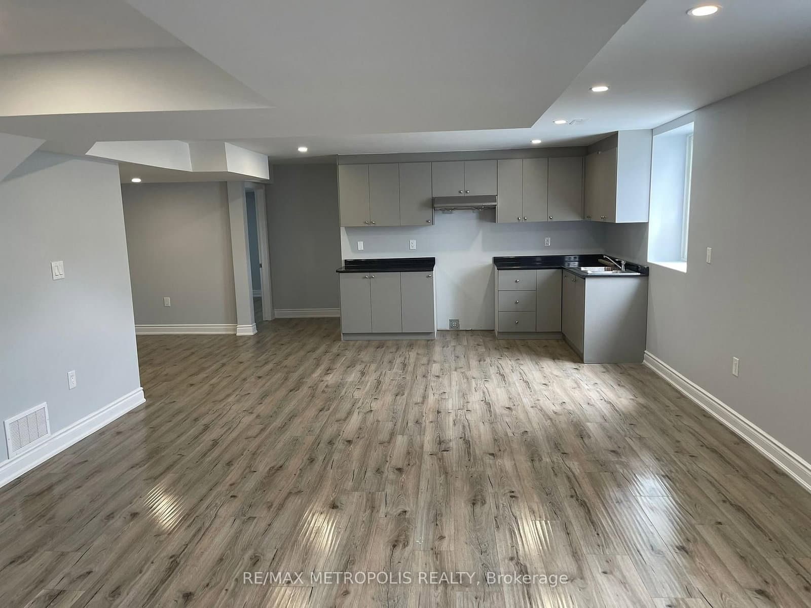2 Summitgreen Crescent, Unit Bsmt thumbnail 9