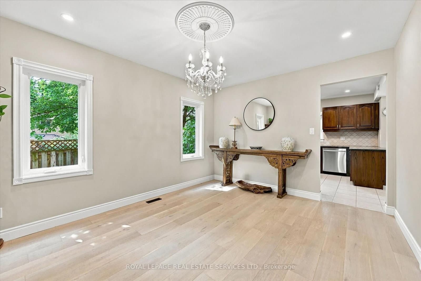 1512 Princeton Crescent thumbnail 12