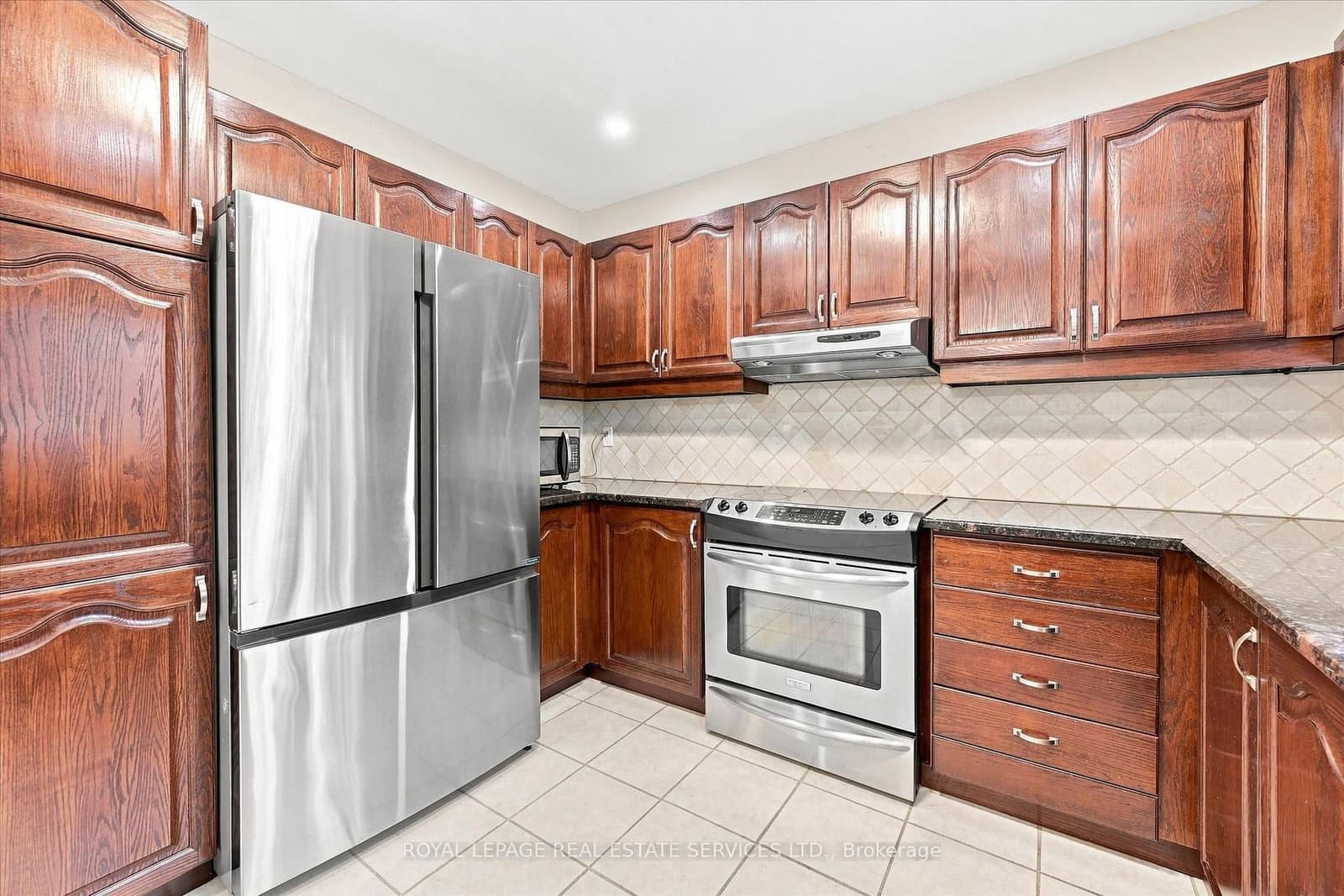 1512 Princeton Crescent thumbnail 16