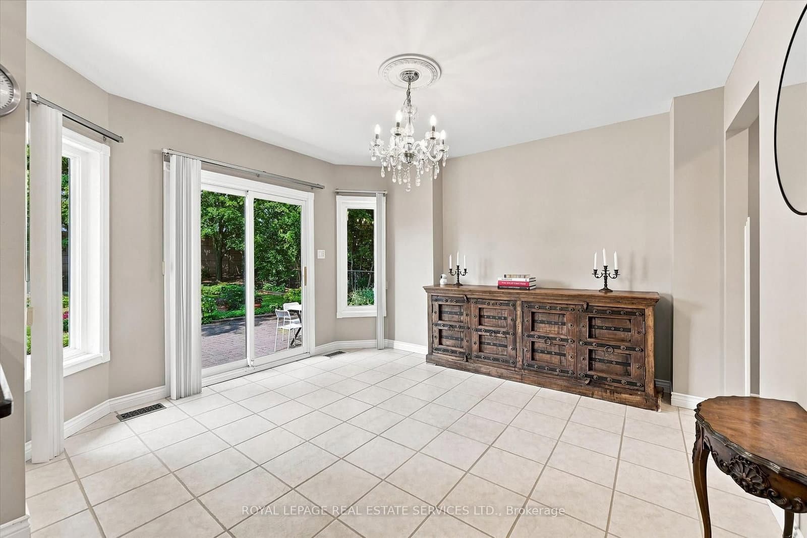1512 Princeton Crescent thumbnail 18