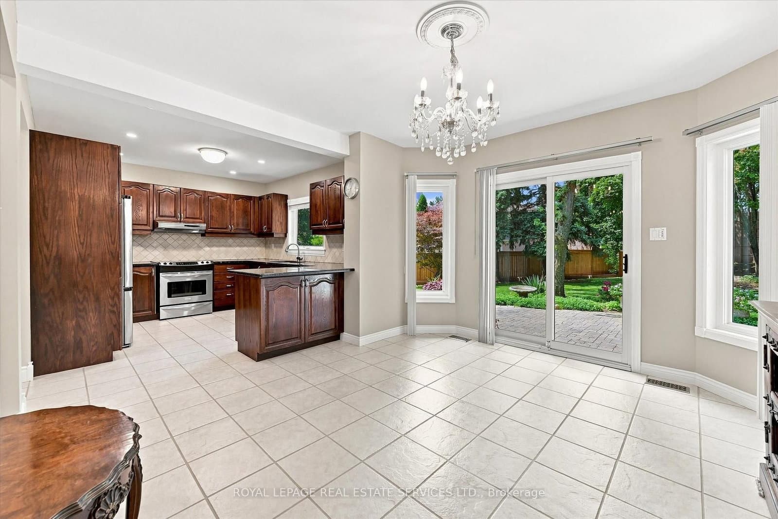 1512 Princeton Crescent thumbnail 19