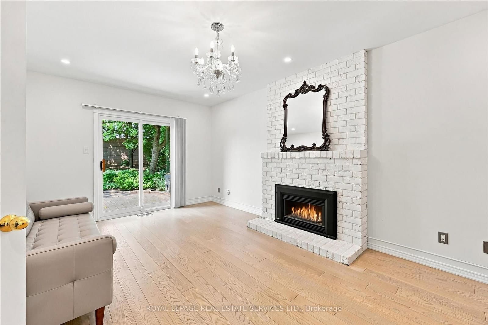 1512 Princeton Crescent thumbnail 21