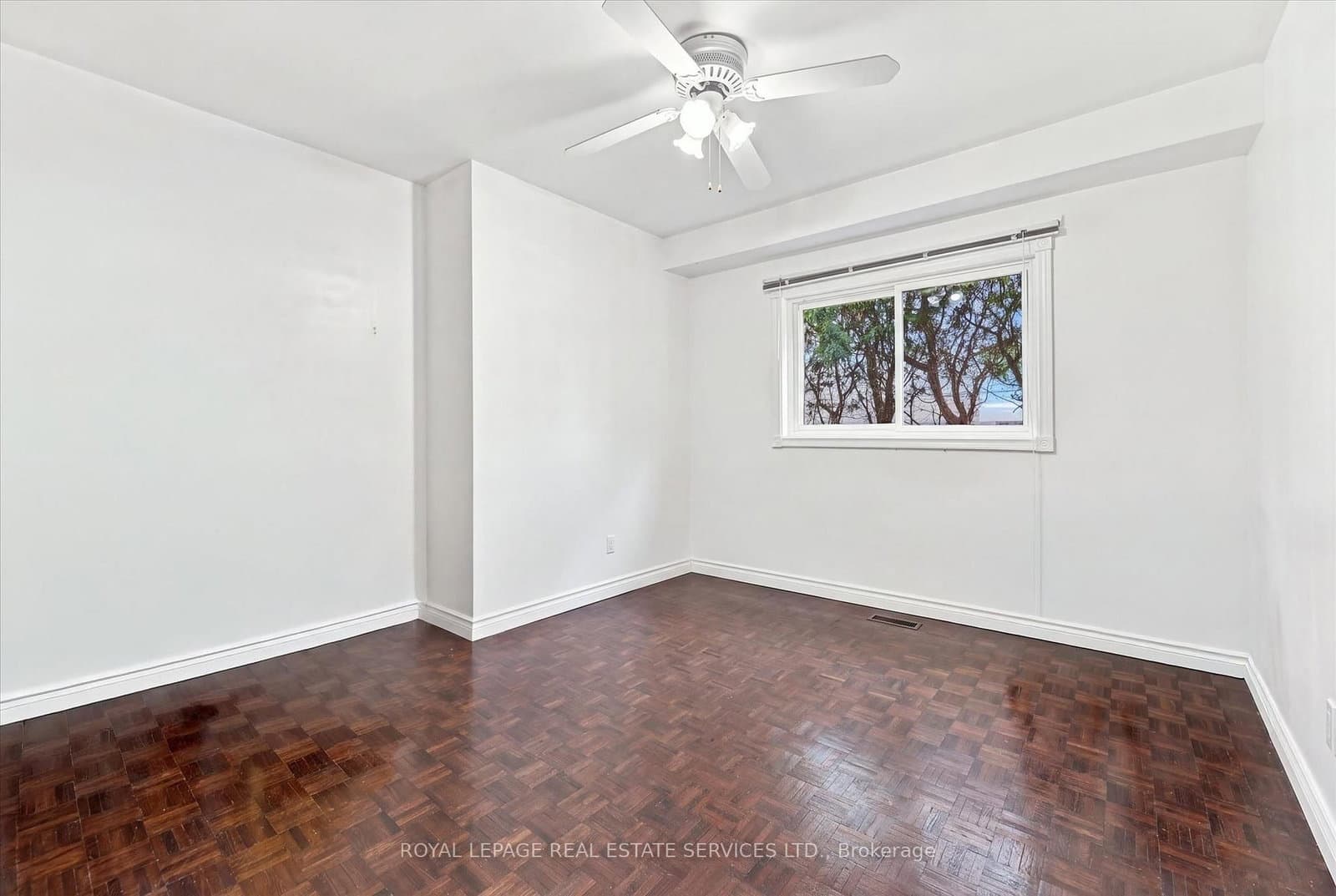 1512 Princeton Crescent thumbnail 24