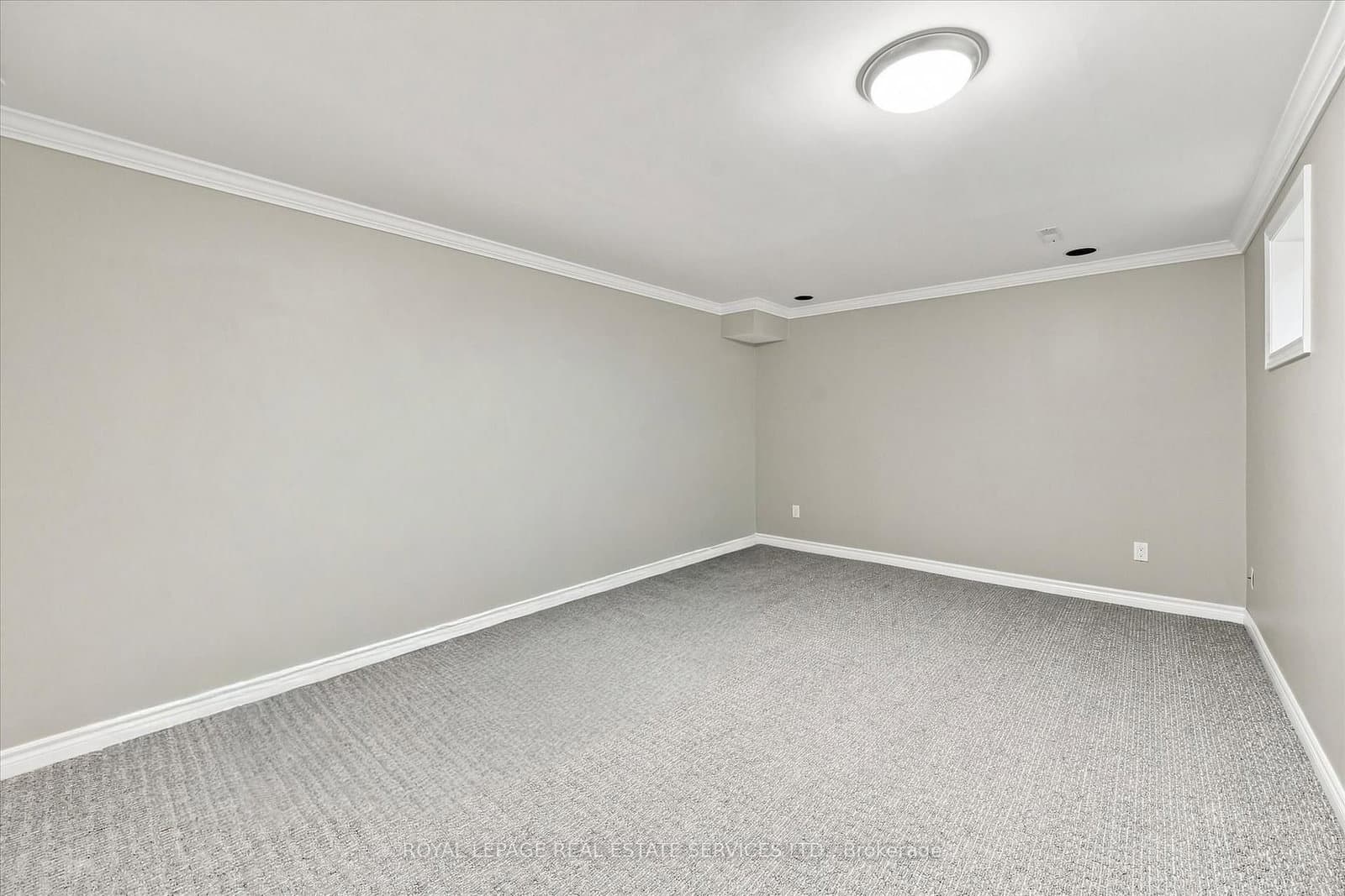 1512 Princeton Crescent thumbnail 40
