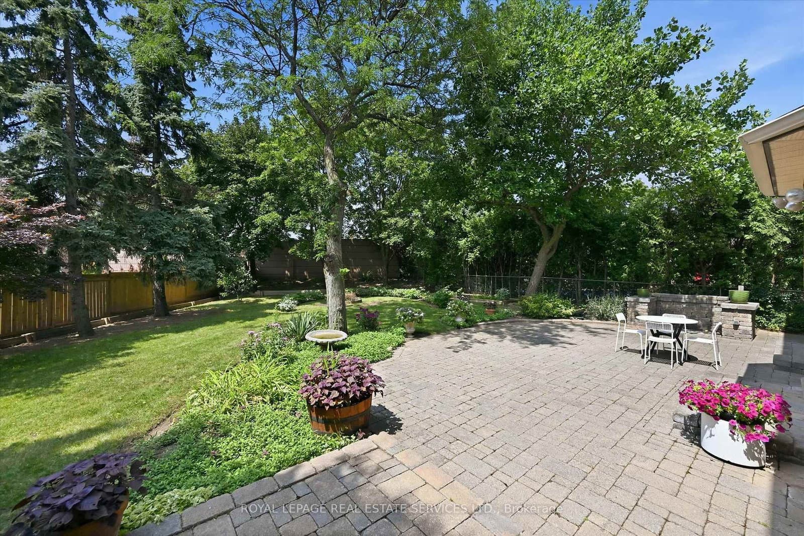 1512 Princeton Crescent thumbnail 42