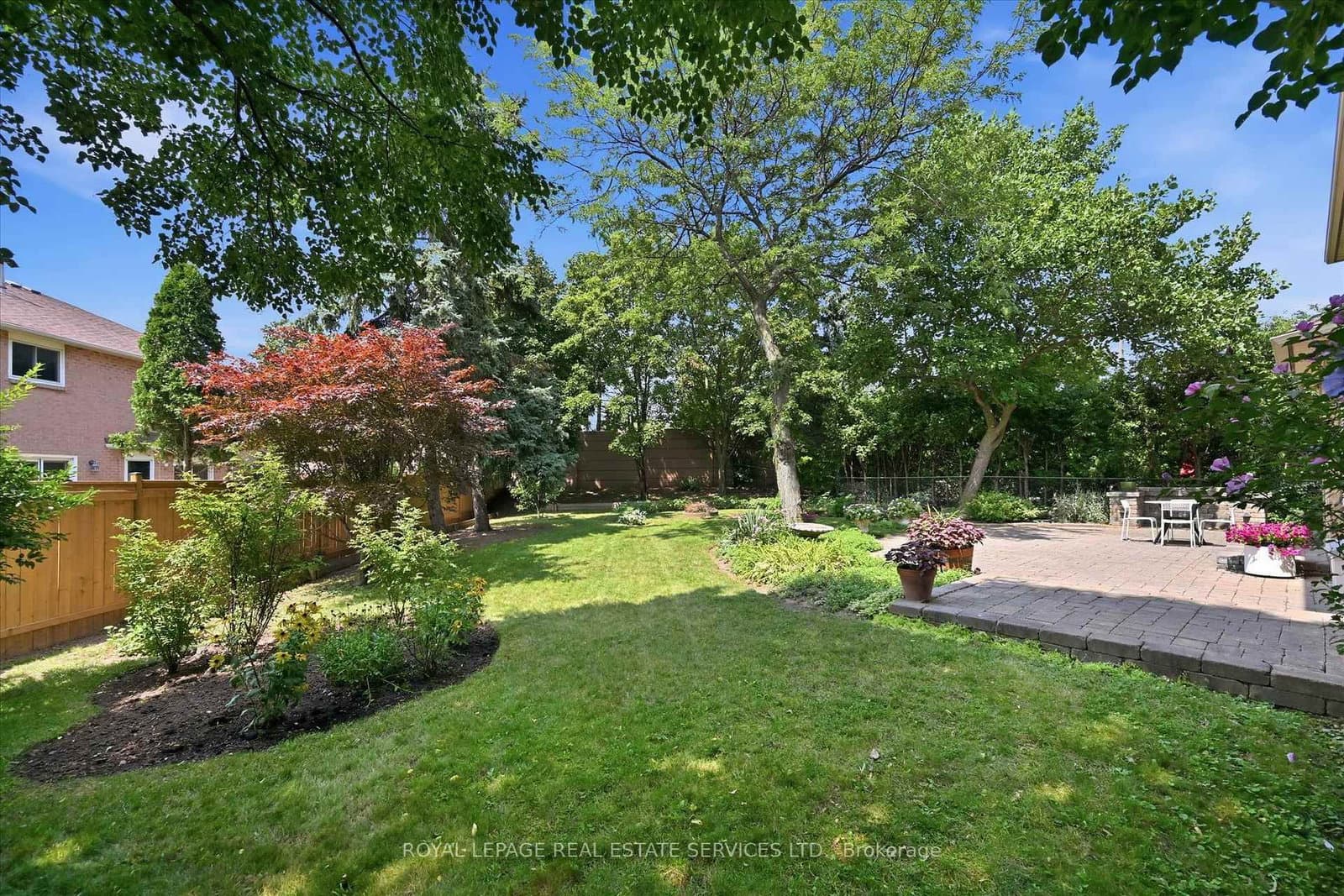 1512 Princeton Crescent thumbnail 44