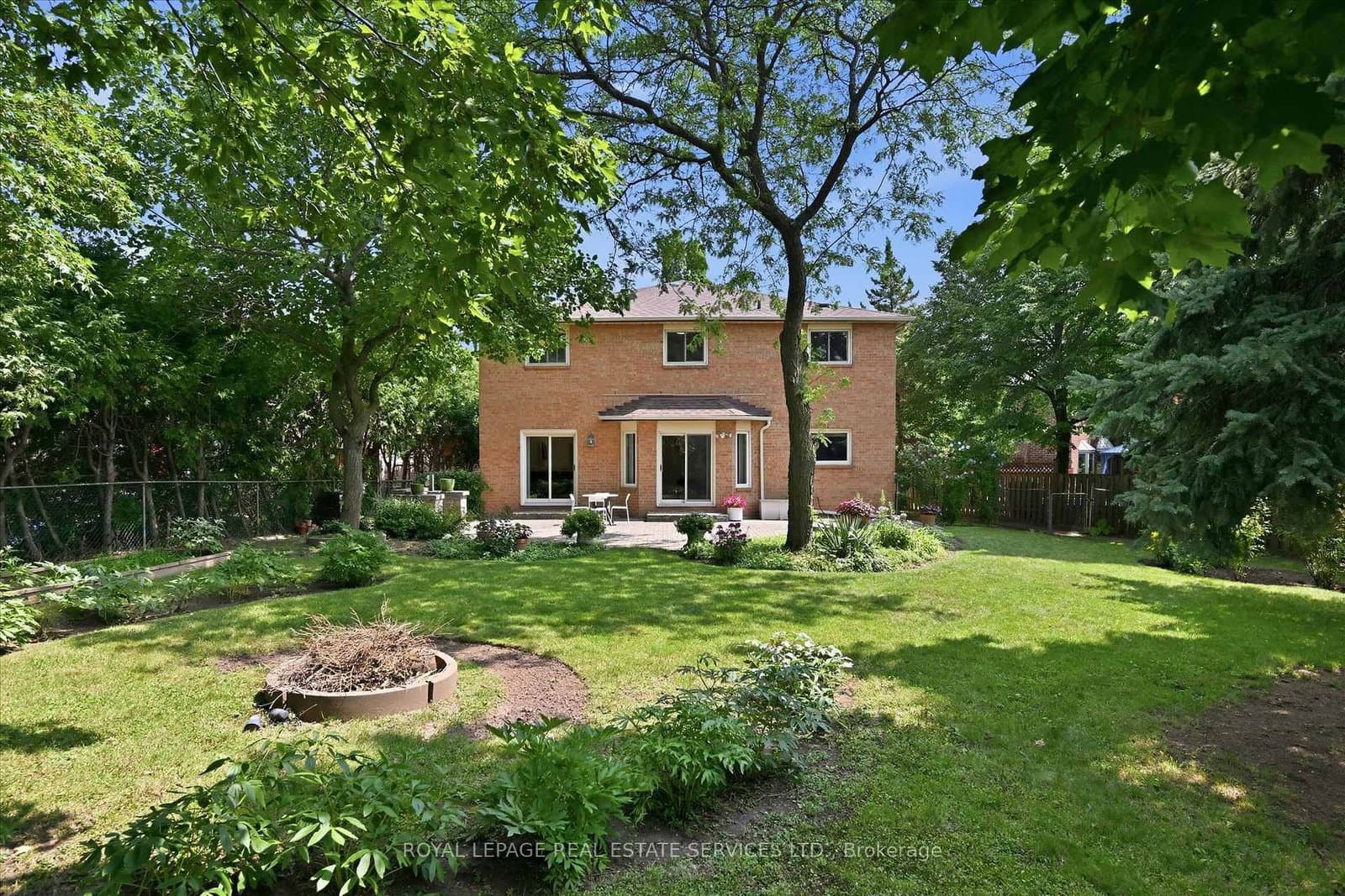 1512 Princeton Crescent thumbnail 45