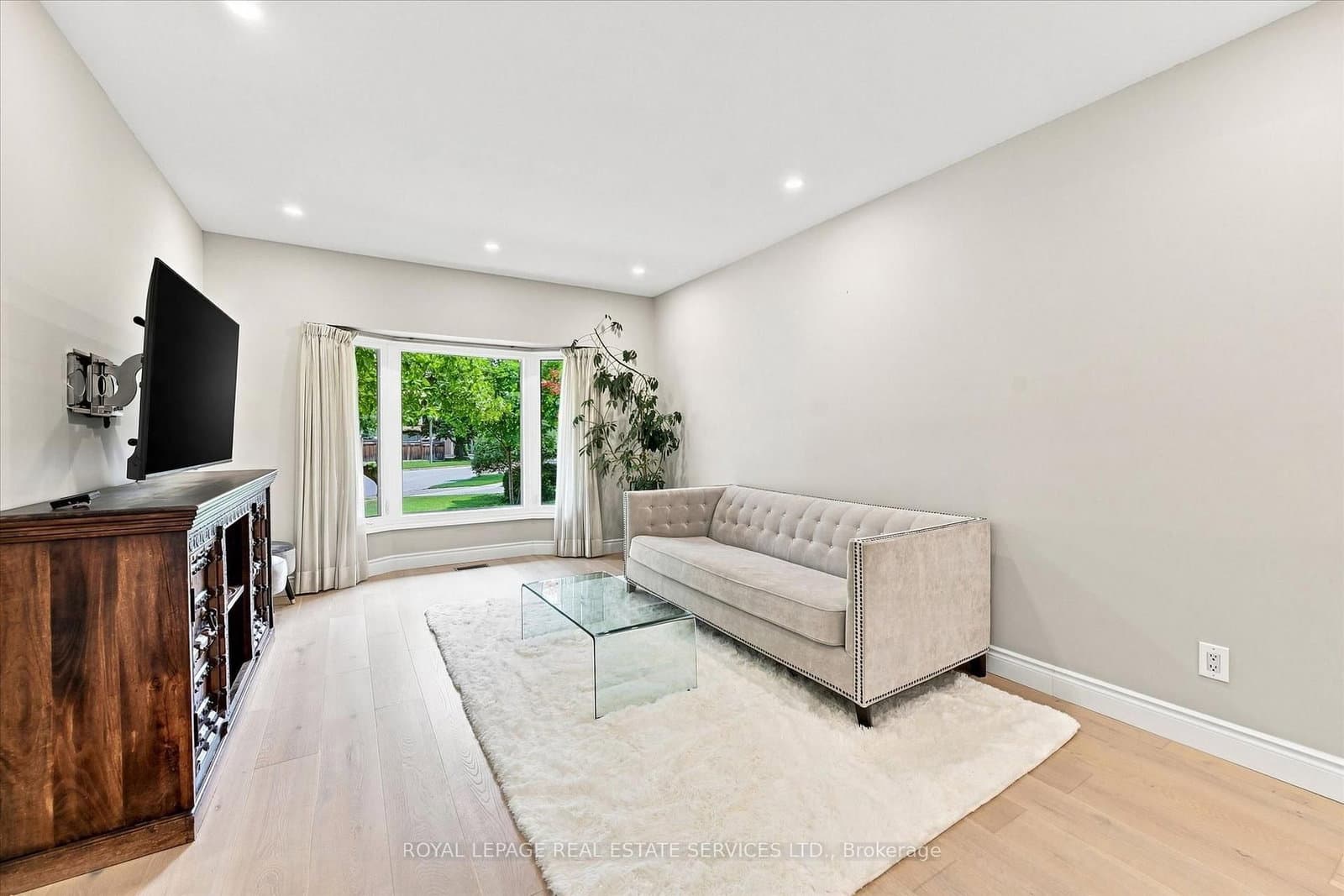 1512 Princeton Crescent thumbnail 8