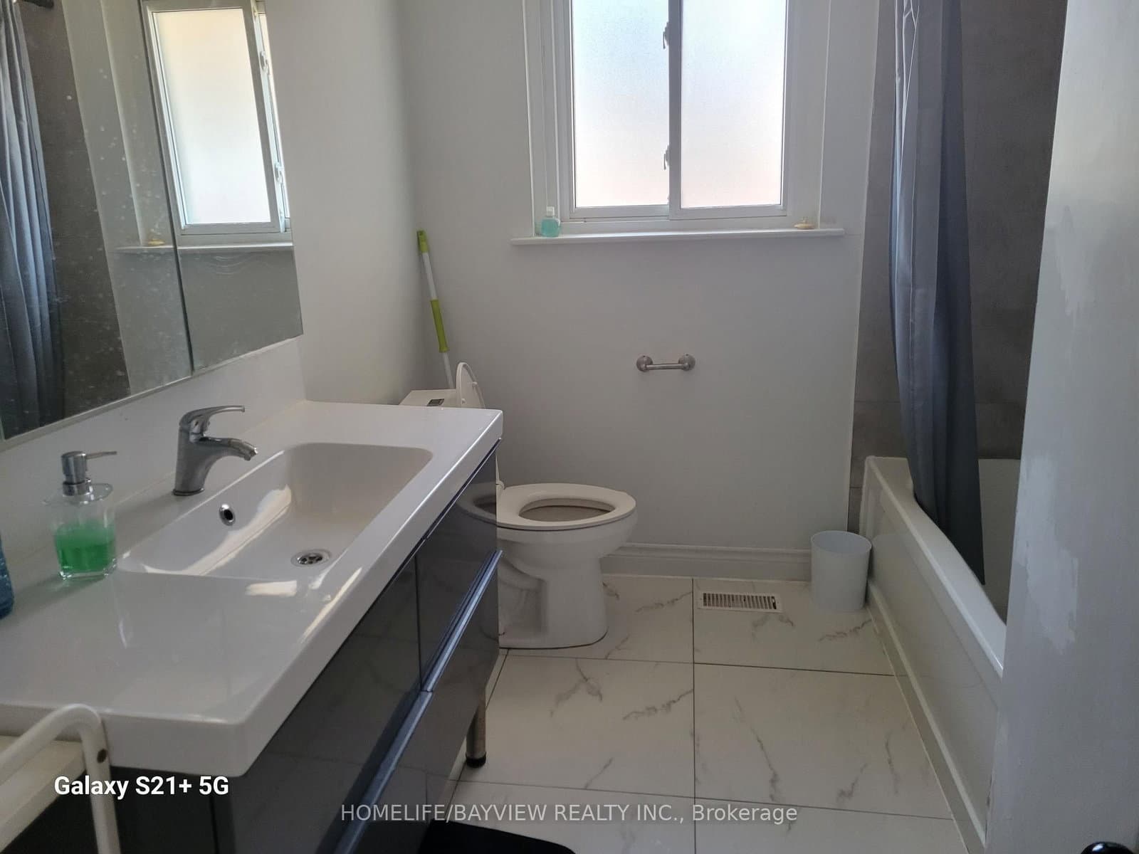 68 Broadoaks(main floor only) Drive thumbnail 14