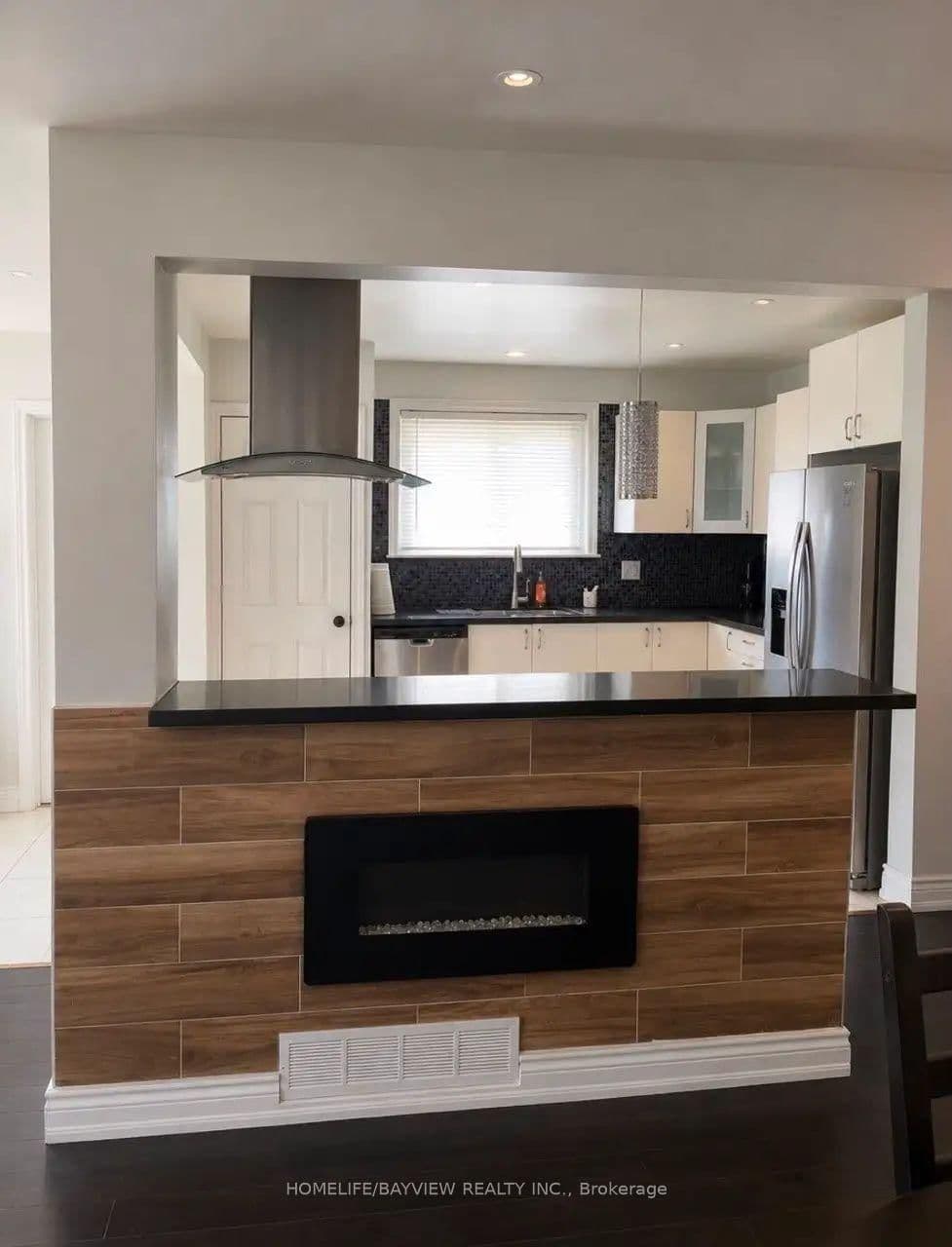 68 Broadoaks(main floor only) Drive thumbnail 3