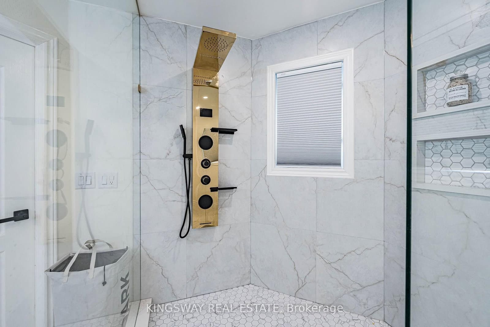 5969 RAYSHAW Crescent E thumbnail 29