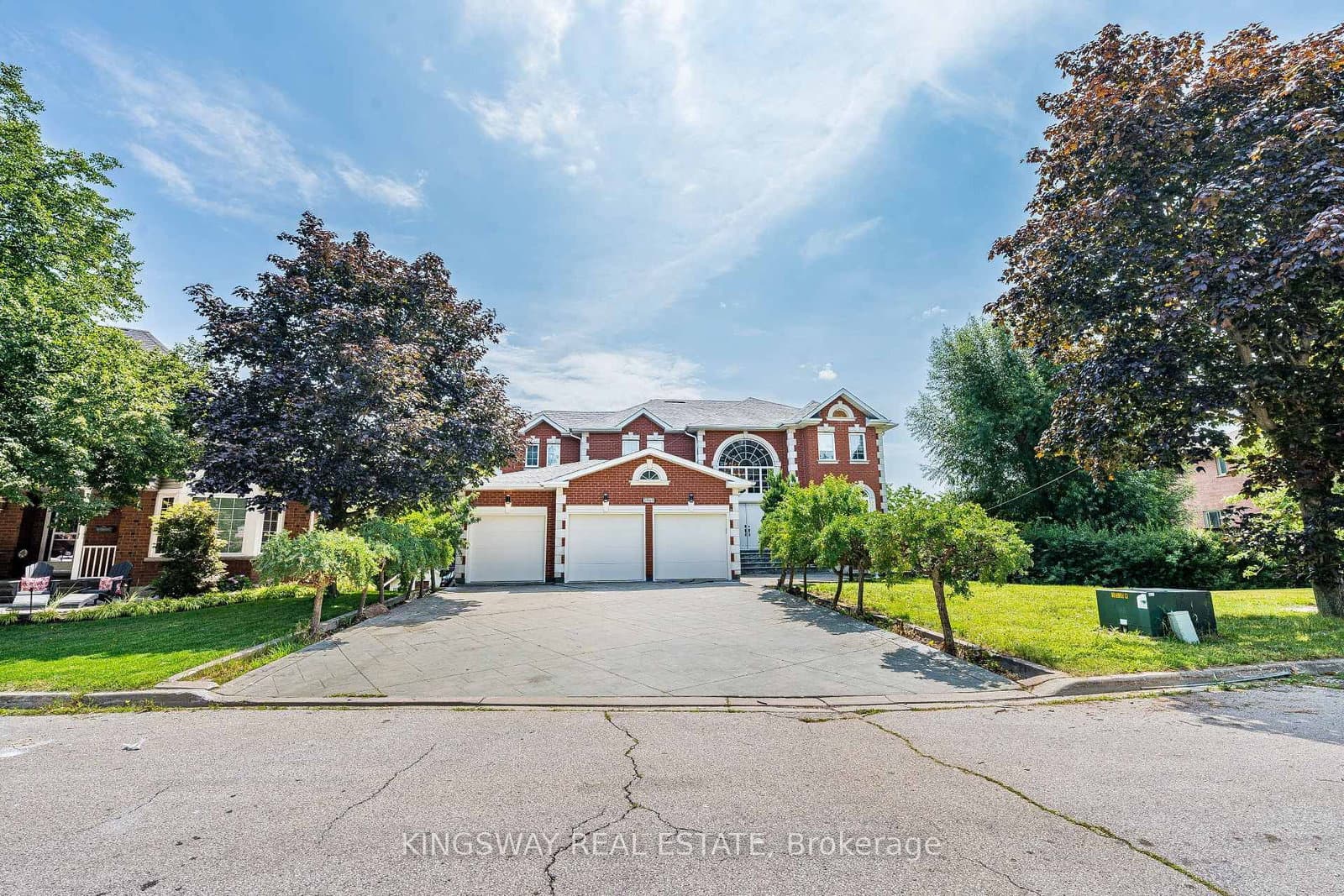 5969 RAYSHAW Crescent E thumbnail 3