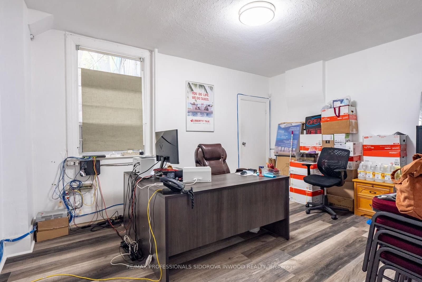 1665 Bloor Street W thumbnail 11