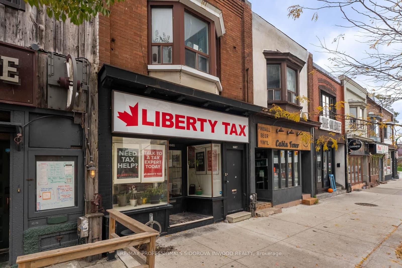 1665 Bloor Street W thumbnail 2