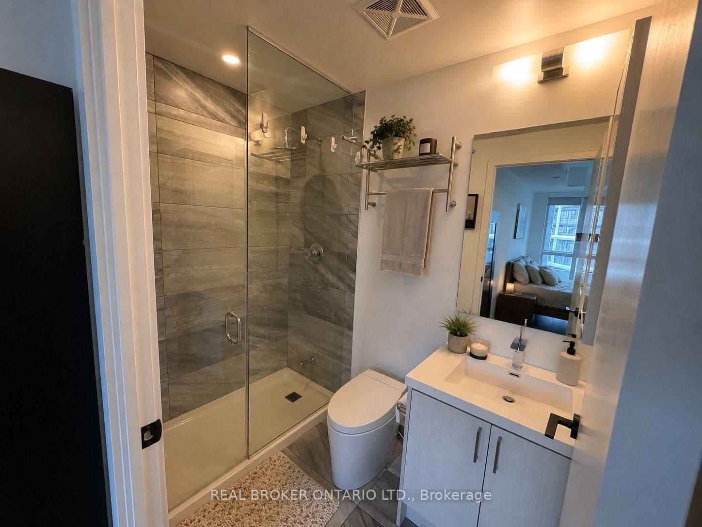 50 George Butchart Drive, Unit 608 thumbnail 18