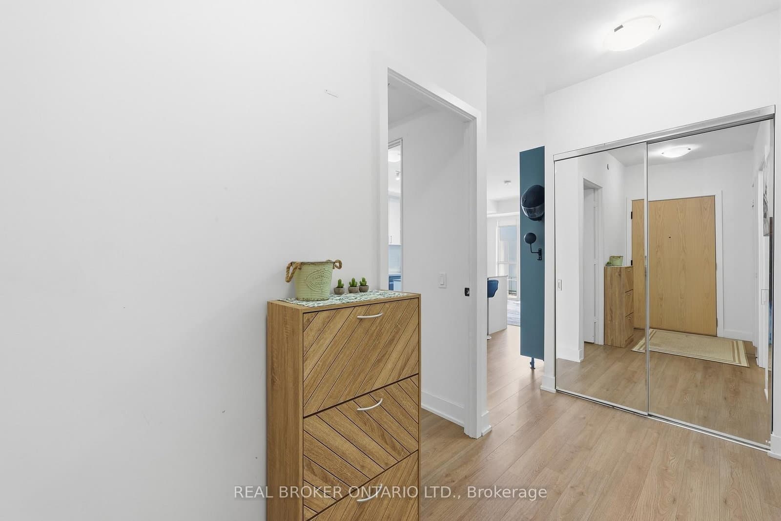 50 George Butchart Drive, Unit 608 thumbnail 24