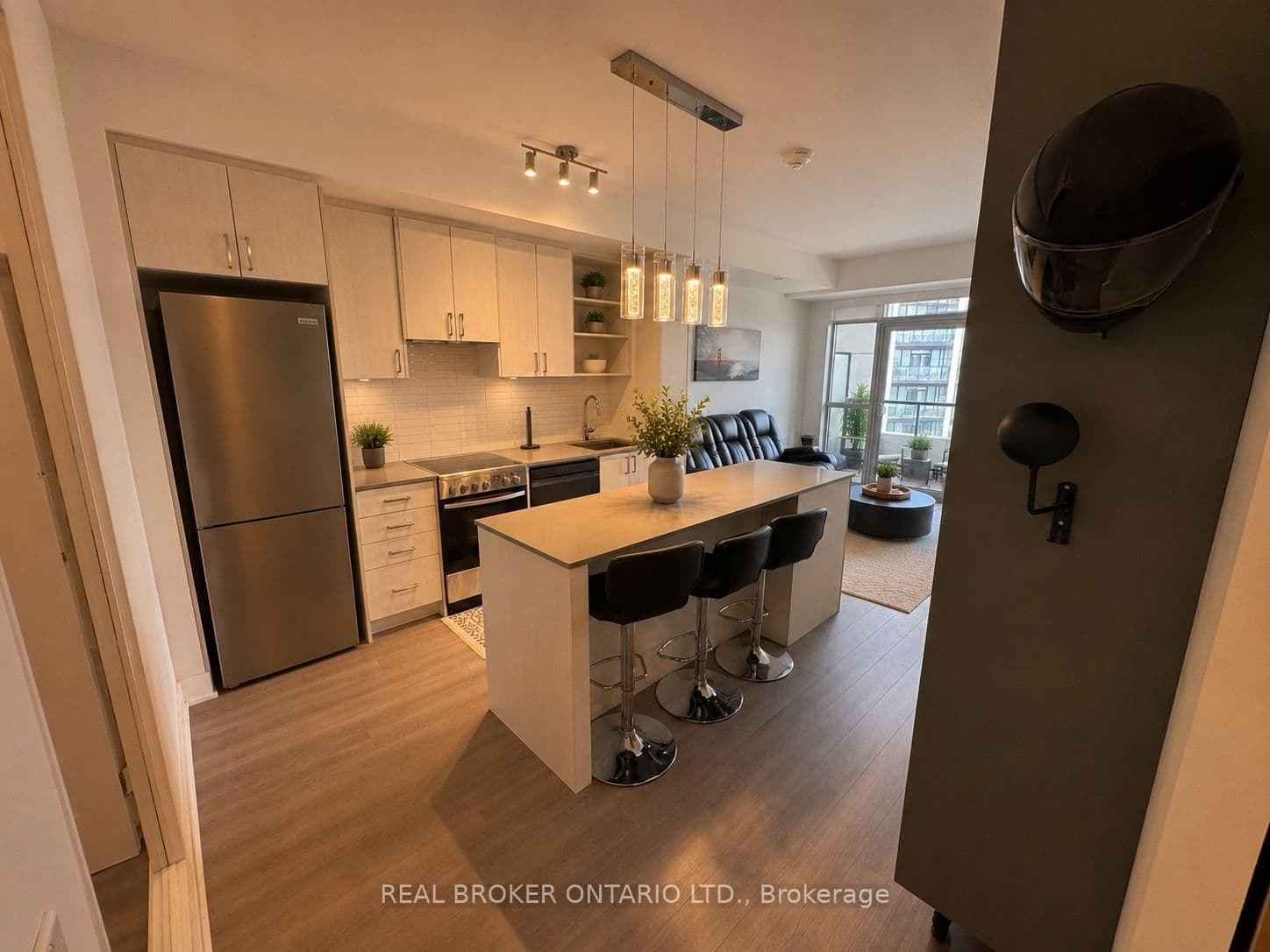 50 George Butchart Drive, Unit 608 thumbnail 8
