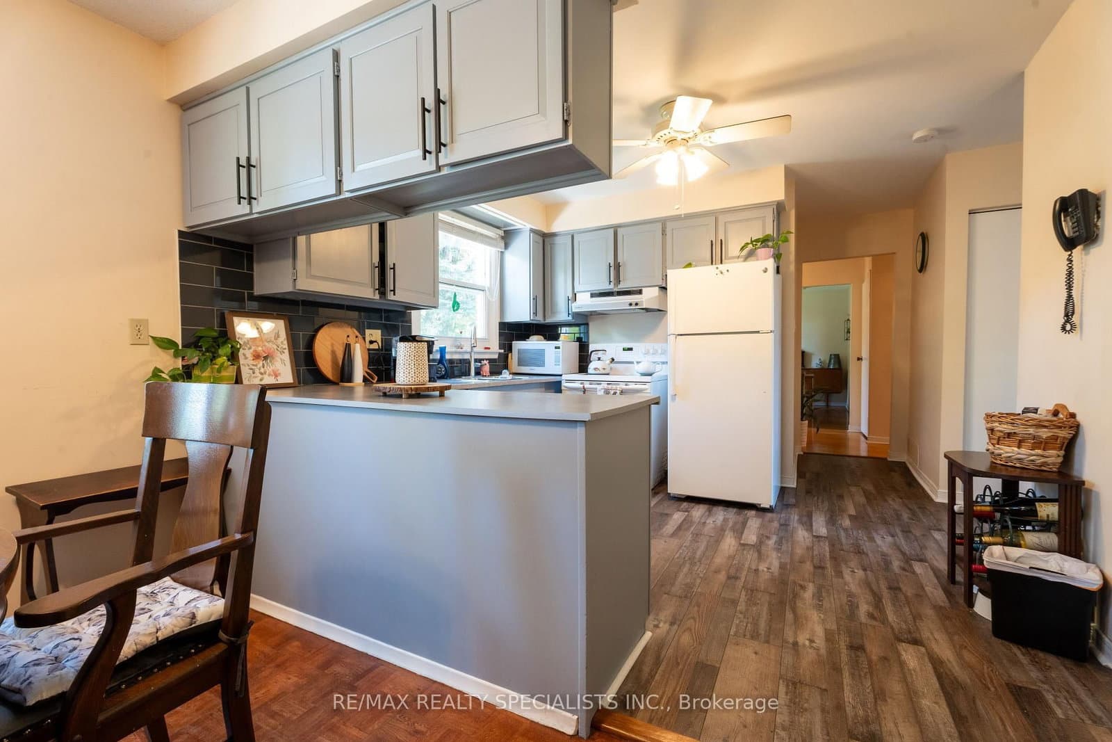 8 River View Drive thumbnail 16